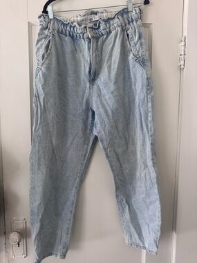 ZARA Light Wash Paperbag Waist Jeans, sz 10